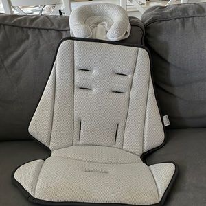 Uppababy infant snugseat. used for a couple months in my uppababy vista